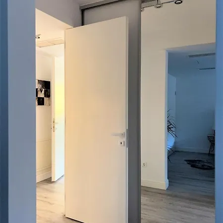 Welcoming Forest Apartment Bucharest