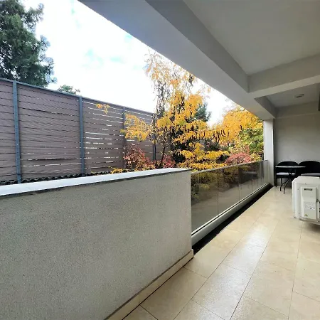 Welcoming Forest Apartment